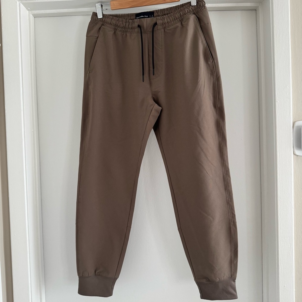 Abercrombie & Fitch Men's Traveler Joggers Brown